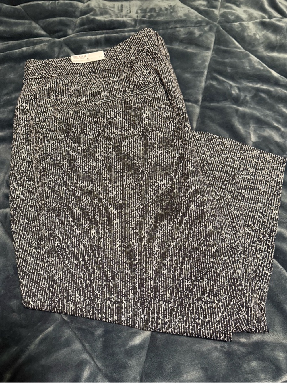 Lane Bryant Black & White Capri Pants